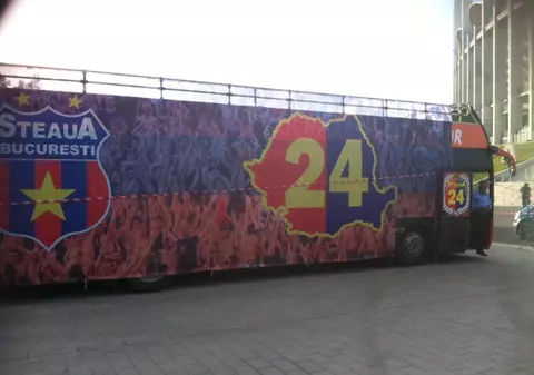 Uite cum arată AUTOCARUL în care steliştii vor sărbători TITLUL CU NUMĂRUL 24 | FOTO