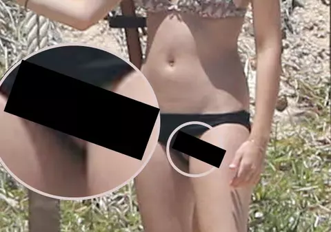 RUŞINE! O vedetă cu PĂSĂRICA la vedere, pe plajă! Vezi cine S-A FĂCUT DE RÂS!