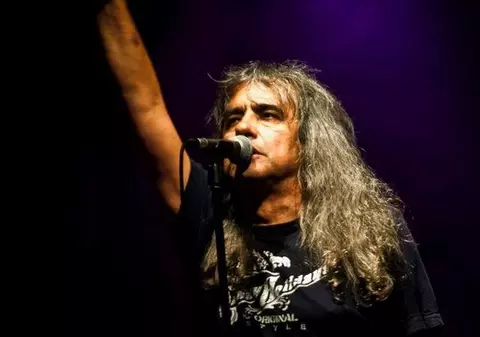 MOMENTUL MULT AŞTEPTAT! CRISTI MINCULESCU va cânta din nou alături de NUŢU OLTEANU, fondatorul IRIS