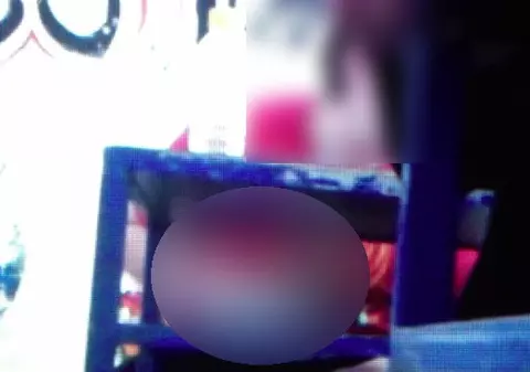 Un elev din Timişoara se MASTURBEAZĂ în clasă | FOTO INDECENT