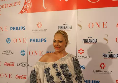 Giulia Nahmany a făcut ţinuta varză la o petrecere! Uite cum s-a îmbrăcat! | FOTO