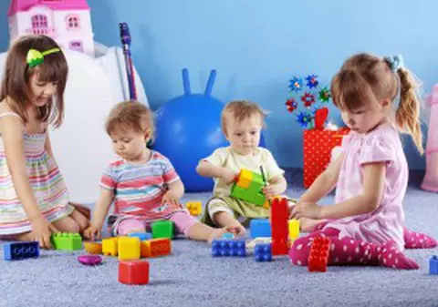 Ce jucării să-i aducă Iepurașul – ghid pe vârste
