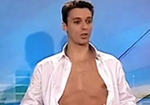 DILEMA lui Mircea Badea în privinţa lui Cezar Ouatu: "De ce n-are păr pe piept şi are doar pe burtă? I s-a terminat lama?"