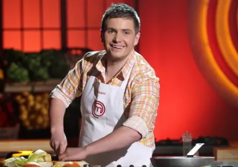 O NOUĂ LEGUMĂ îi dă BĂTĂI de cap lui NICUȘOR COROAMĂ! Vezi pe care dintre juraţii de la MasterChef L-A SUNAT, pentru ajutor! 