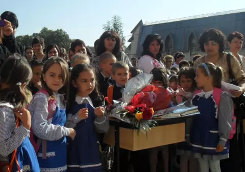 Vezi ce NOUTĂŢI îi aşteaptă pe elevi în ANUL ŞCOLAR 2013-2014! Iată PROIECTUL Ministerului Educaţiei! 