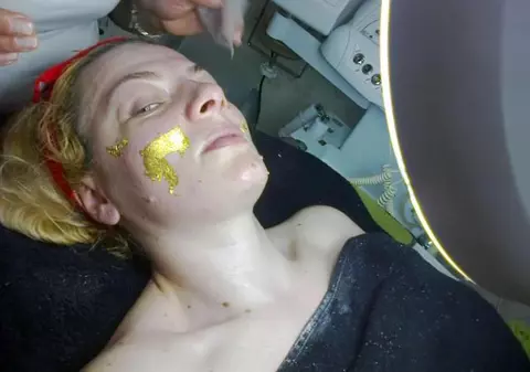 Rouge face tratament cu mască de aur