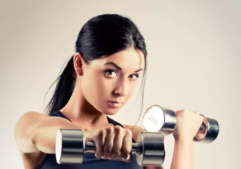 Vrei să slăbeşti rapid? Iată ce exerciţii trebuie să faci la sală