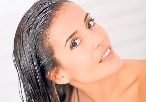 Ceaiul de cimbru stopează căderea părului! Află şi alte leacuri pe care le poţi încerca