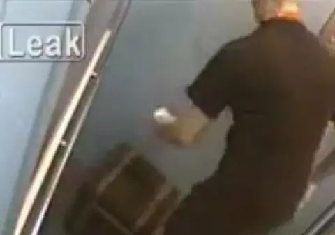 Un angajat mult prea zelos! A vrut să ducă comanda perfectă, dar tu ai mai mânca după ce ai să vezi ce a făcut? | VIDEO