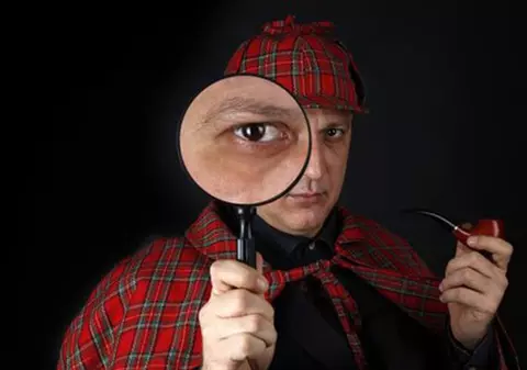 Şocant: Rezolvă crime la masa de pranz. Oare pe Elodia o pot găsi?