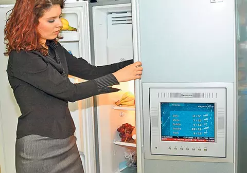 Cum alegi combina frigorifică! Pentru cei «dependenţi» de ştiri, există şi modele cu televizor încorporat