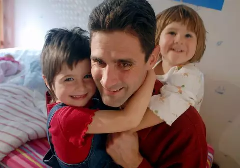 ZIUA TATĂLUI, sărbătorită ASTĂZI în ROMÂNIA. Tu ai un mesaj să-i transmiţi tatălui tău?