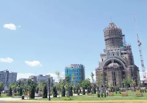 Englezii ne fac din nou praf! Ei numesc Bacăul capitala...