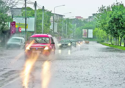 Se circulă greu din cauza vremii! Vezi în ce județe se întâmplă asta