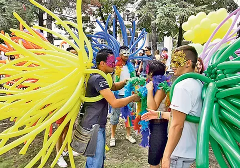 A început săptămâna Gay! Mai multe dezbateri, spectacole şi proiecţii de film se vor desfăşura în Capitală cu ocazia GayFest