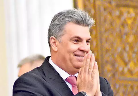 Nu ai fi crezut niciodată că aleşii neamului aruncă banii pe asta