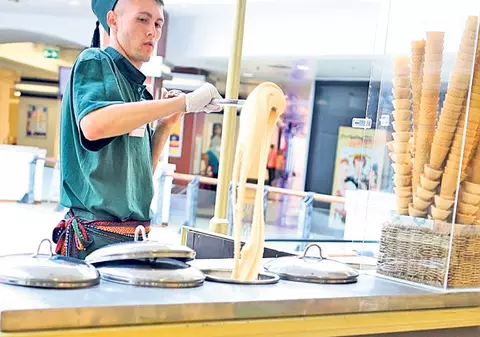 Poftiţi la îngheţată turcească!