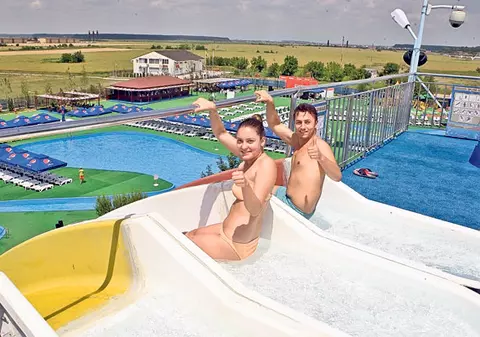 Parcul de distracţii din Otopeni s-a redeschis: "Sunt cele mai tari tobogane!"