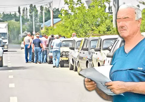 Proprietarii de maşini vechi, disperaţi să scoată bani din tichetele Rabla: «Vând voucherul cu 800 de euro»