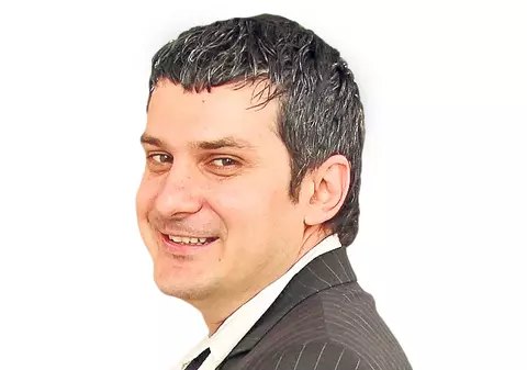 Adi de la Vâlcea și-a abandonat limuzina de 30.000 €