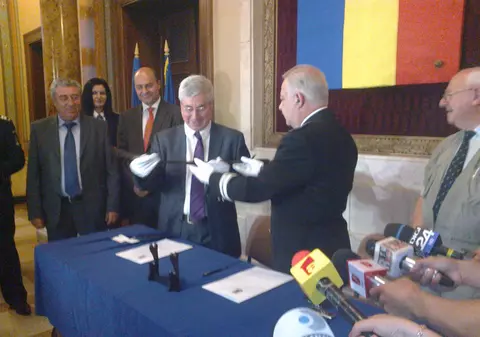 O sabie otomană, folosită la un caz de omor, a fost predată Muzeului de istorie