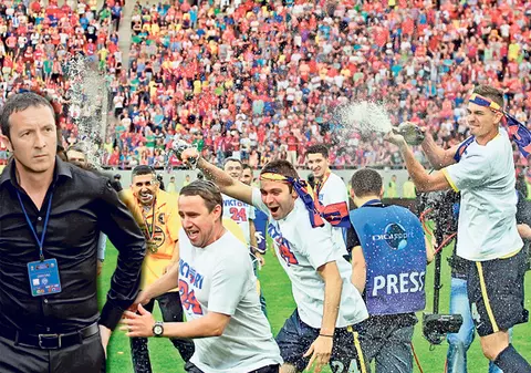 Mihai Stoica, managerul roş-albaştrilor, instalat în jilţul lui Becali din Palat: "Premierea n-a ajutat Steaua"