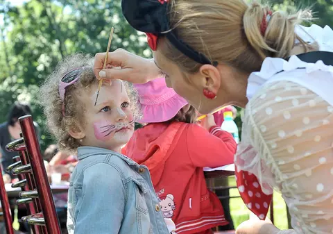 Astea da picturi pe faţă! Nu-i aşa că-s haioşi?