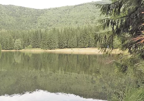 TURISM | România mai puţin ştiută! Lacul Sfânta Ana şi Tinovul Mohoş