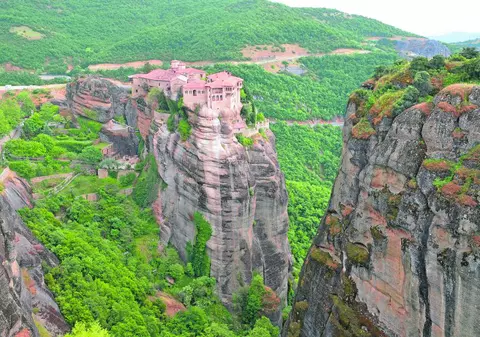 Meteora: mănăstirile din vârf de stâncă