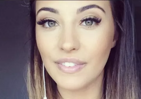 Este ACESTA PORTRETUL care o face pe ANTONIA să pară că suferă de SINDROMUL DOWN? | FOTO ÎN ARTICOL