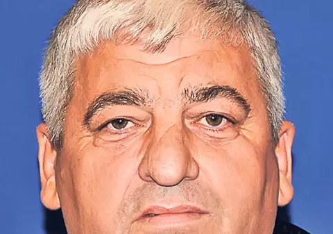 El este alesul care face facultatea la 53 de ani! Pesedistul Dan Ciocan este în anul III la Agronomie, în Craiova