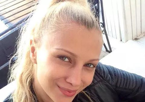 Lora, PETRECERE-DEZMĂŢ. Uite cum S-A DAT ÎN STAMBĂ cântăreaţa până în zori