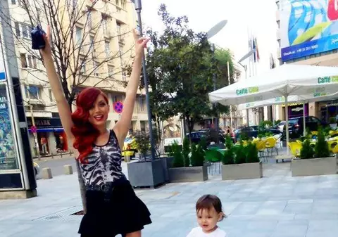 Elena Gheorghe, o mămică fericită! Mândreţea ei de băieţel împlineşte un an şi jumătate!