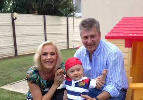 Ce dulce este băieţelul lui Gabi Firea! Îţi vine să-l mănânci de scumpic ce e!