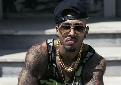 "Noua femeie" din viaţa lui Alex Velea! Ce blondă celebră îi place artistului