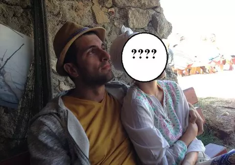 Laura Cosoi, COMPLET NEMACHIATĂ şi cu BATIC pe cap, în braţele iubitului | FOTO