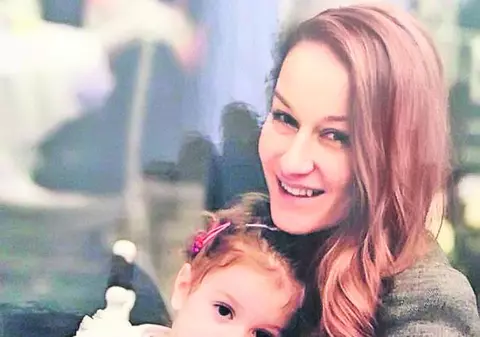 Adio, România! Raluca Sandu se stabileşte cu fiica ei în Elveţia