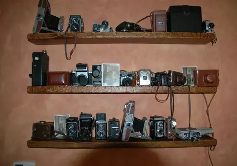 Mihaela Rădulescu îşi etalează pe Internet colecţia de ”scule”