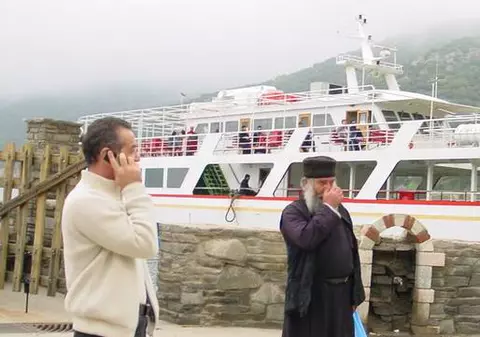 Becali a participat la slujba de la biserica Penitenciarului Rahova ţinută de doi călugări de pe Muntele Athos