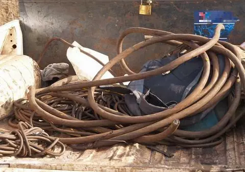 Hoți de cabluri de cupru din România, condamnați la închisoare cu executare în Anglia 