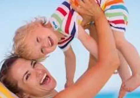 Iată cum îţi dai seama că micuţul tău are lipsă de vitamine