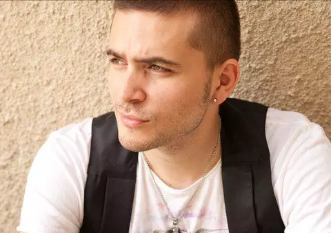 Fostul finalist de la "Vocea României", o melodie nouă! Elevul Loredanei îl copiază pe Connect-R? | VIDEO