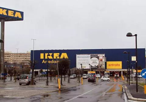 Ikea a retras de la vânzare o cană și cere clienților care au cumpărat produsul să îl returneze