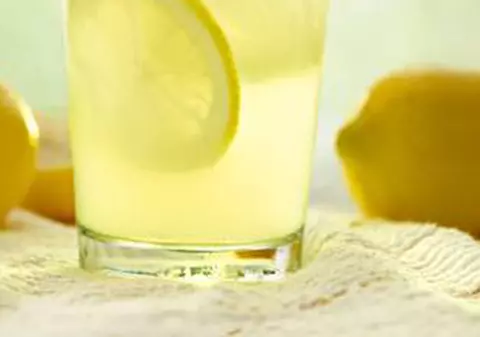 Răcoriţi-vă cu limonadă!