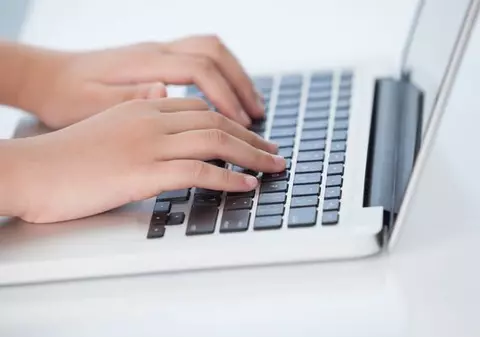 Sinucidere transmisă în direct: postul tv e chemat în instanţă