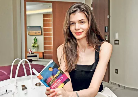 Monica Gabor ADORĂ SĂ SPUNĂ "TE IUBESC" în chineză! Uite aici dovada