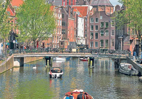 TURISM | Amsterdam, combinaţia perfectă între senzaţii tari şi artă