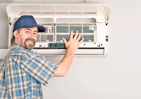 Şterge praful înainte de a porni aerul condiţionat! Dacă nu l-ai mai folosit de anul trecut, trebuie să verifici atent aparatul