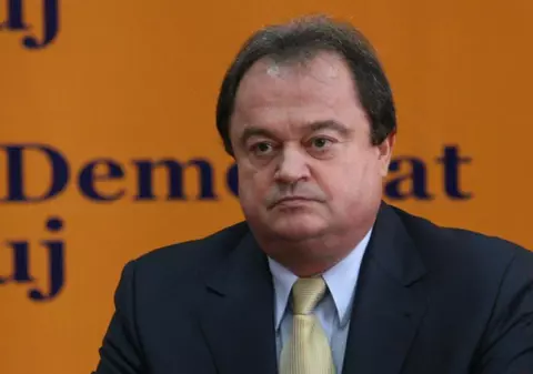 Blaga cere demiterea ministrului de Externe Titus Corlăţean