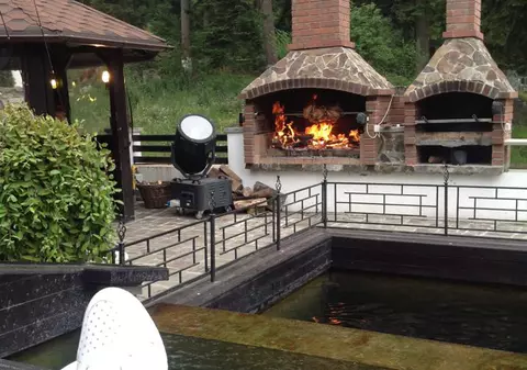 Au DIVORŢAT, dar ÎŞI PETREC WEEKENDUL ÎMPREUNĂ, la munte. Uite ce cuplu de VEDETE s-a DESPĂRŢIT DE OCHII LUMII